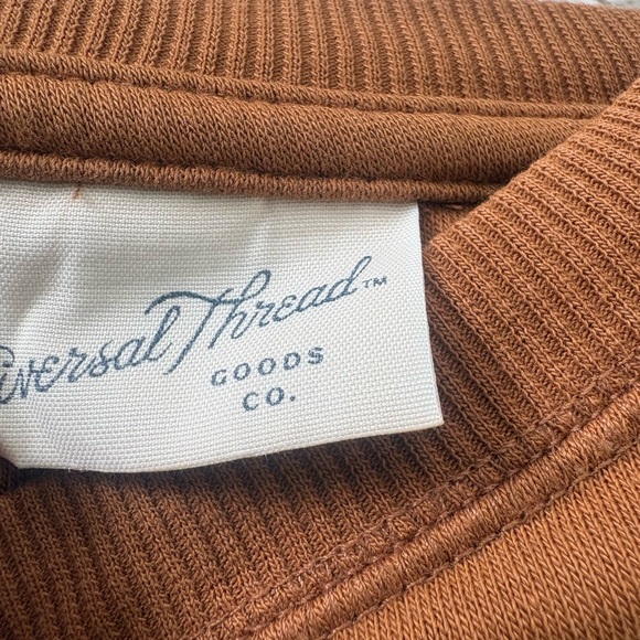 Universal Thread Rust Crewneck Top - Picture 2 of 6